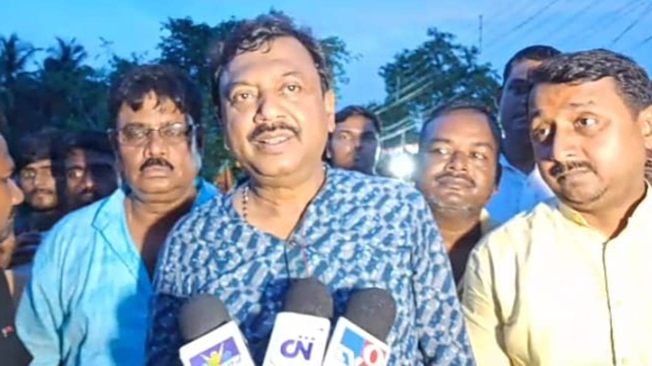 Partha Bhowmick: আদালতের সঙ্গে যোগসাজশ করে ভোট বন্ধ করতে চাইছেন রাজ্যপাল, বিস্ফোরক মন্ত্রী পার্থ