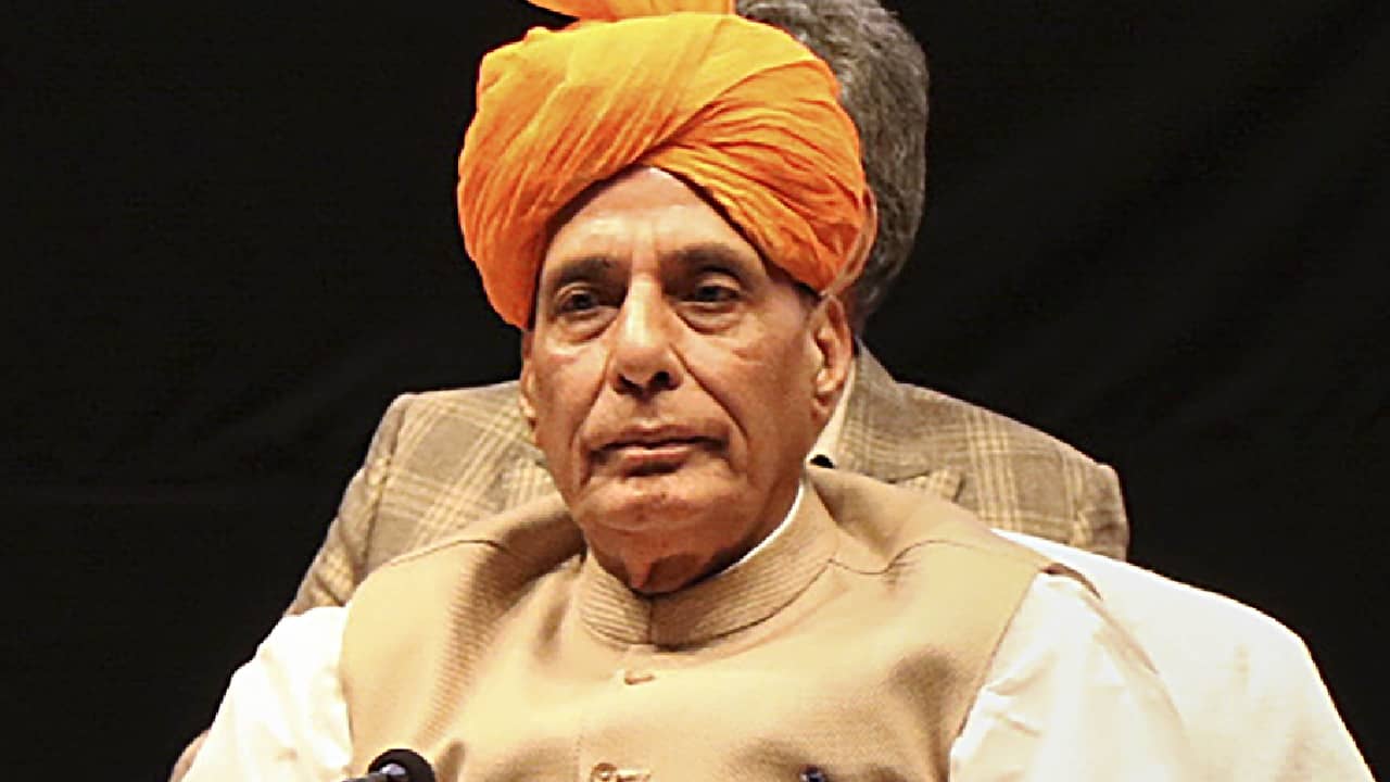 Rajnath Singh: আগে নিজেদের ঘর সামলান, জম্মু থেকে পাকিস্তানকে কড়া বার্তা রাজনাথের