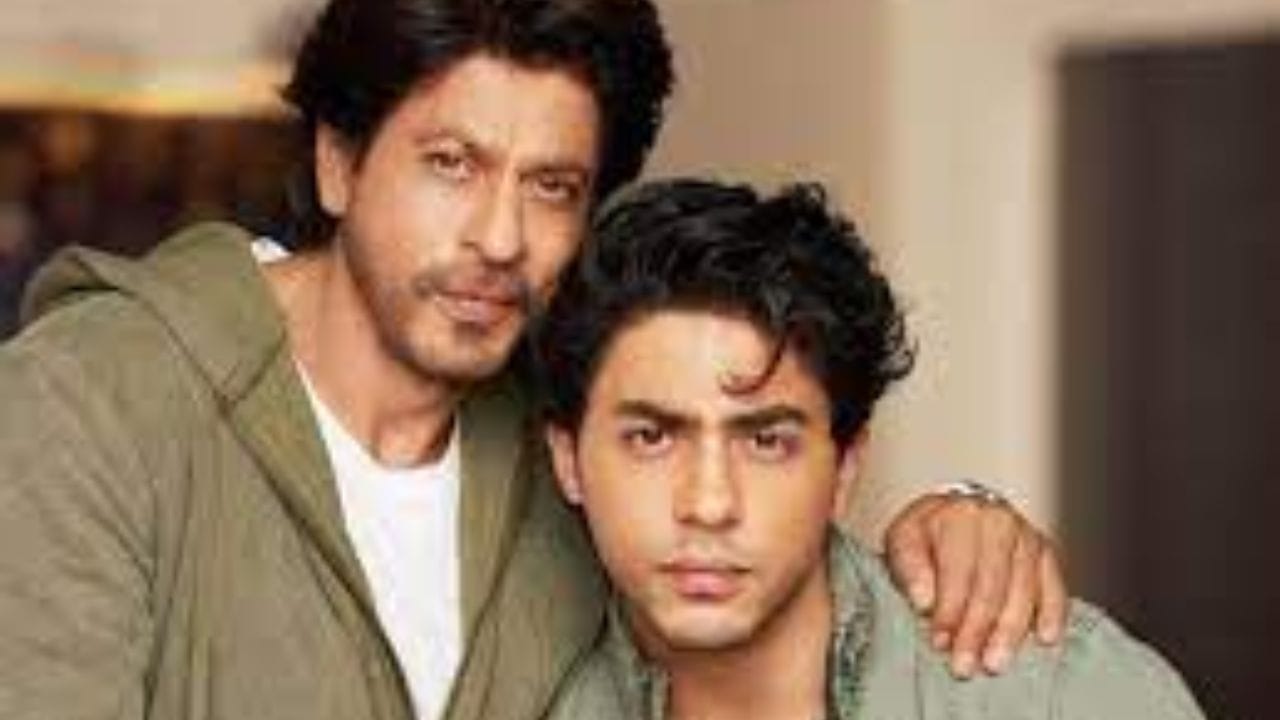 Aryan Khan Drug Case: বিপাকে বাদশা, শাহরুখ-আরিয়ানকে অভিযুক্ত গণ্য করার দাবিতে দায়ের জনস্বার্থ মামলা Aryan Khan Drug Case: বিপাকে বাদশা, শাহরুখ-আরিয়ানকে অভিযুক্ত গণ্য করার দাবিতে দায়ের জনস্বার্থ মামলা