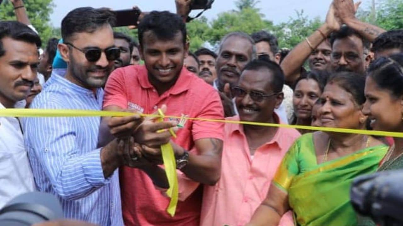T Natarajan: ক্রিকেট স্টেডিয়াম বানালেন টি নটরাজন, ফিতে কাটলেন কার্তিক