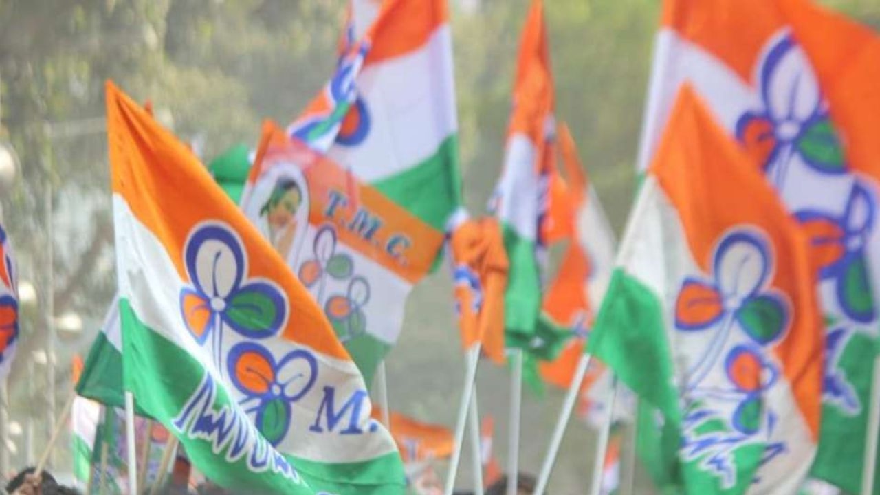 TMC in Kolaghat: ফের অপসারিত এক পঞ্চায়েত প্রধান, অভিষেকের কাছে অভিযোগ আসতেই কড়া পদক্ষেপ দলের TMC in Kolaghat: ফের অপসারিত এক পঞ্চায়েত প্রধান, অভিষেকের কাছে অভিযোগ আসতেই কড়া পদক্ষেপ দলের