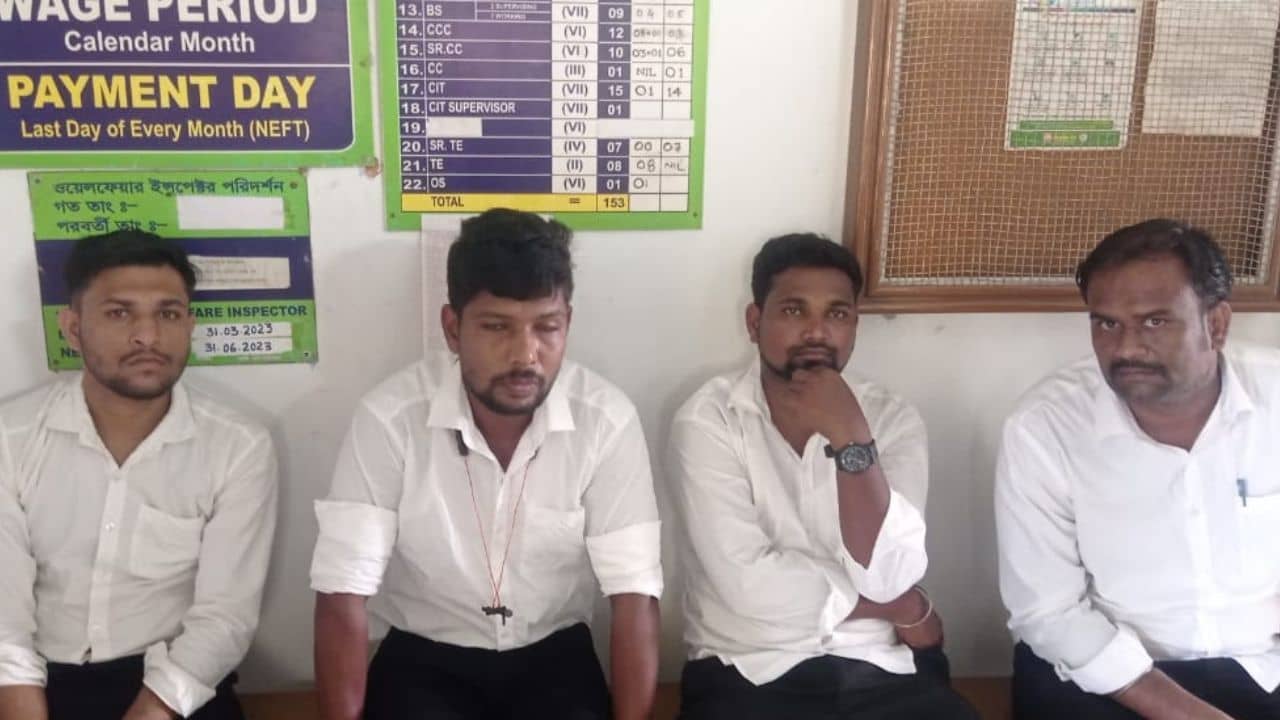 Fake Ticket Checker: বালিগঞ্জ স্টেশন থেকে পাকড়াও ৪ ভুয়ো টিকিট পরীক্ষক