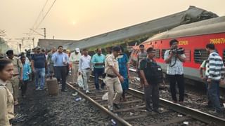 Coromandel Express derailed: ‘ওই কামরাতেই উঠেও নেমে যাই… নাহলে হয়ত’, গলা কাঁপছে খাদিজার