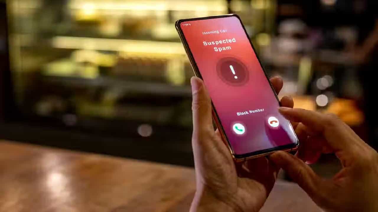 Unknown Numbers: অনলাইন প্রতারণা থেকে বাঁচতে অপরিচিত নম্বরের ফোন ধরতে বারণ করছেন টেলিকম মন্ত্রী Unknown Numbers: অনলাইন প্রতারণা থেকে বাঁচতে অপরিচিত নম্বরের ফোন ধরতে বারণ করছেন টেলিকম মন্ত্রী
