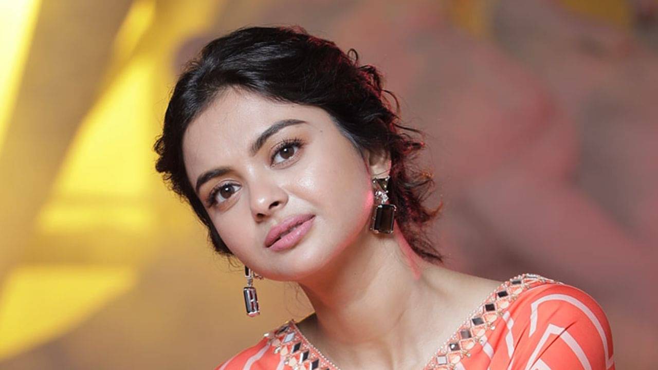 Exclusive Solanki Roy: উষ্ণতম দিনে প্রেমিকের সঙ্গে ময়দানে..., প্রেম-রাজনীতি নিয়ে অকপট শোলাঙ্কি