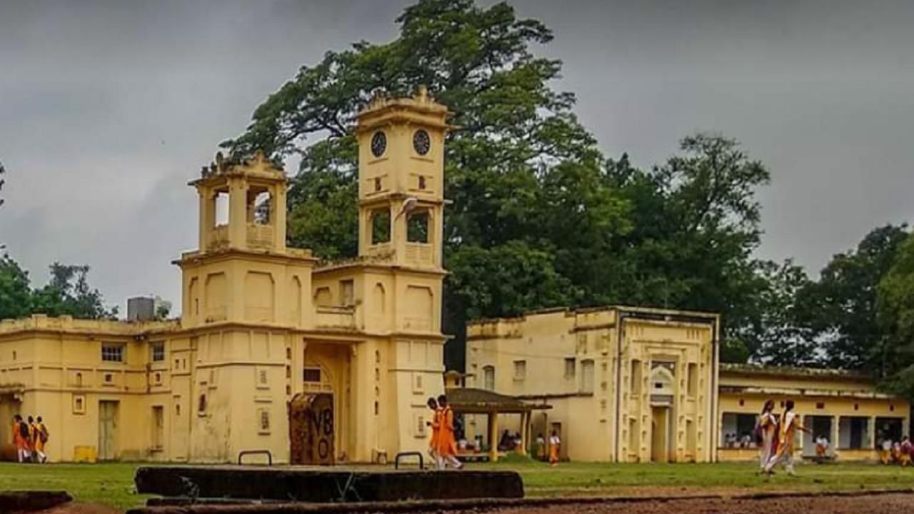 Visva Bharati University: গবেষণাপত্রে স্বাক্ষর করার নাম করে সহবাসের চেষ্টা, গ্রেফতার বিশ্বভারতীর অধ্যাপক