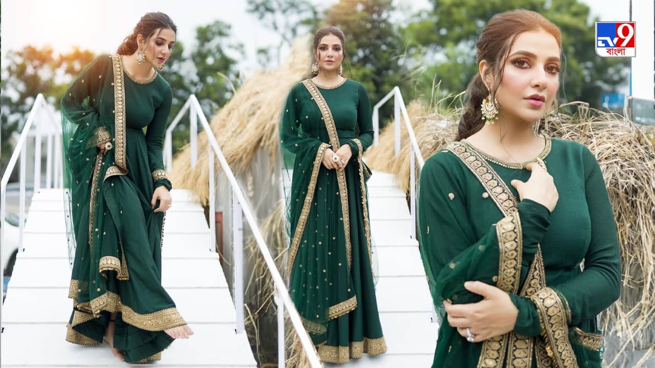 Subhashree Ganguly: ডিপ সবুজ ফুলস্লিভ গাউনে ঠিক যেন রাজকুমারী শুভশ্রী, চোখ নামিয়ে পোজ দিতেই ধরা পড়লেন প্রেমের ফাঁদে