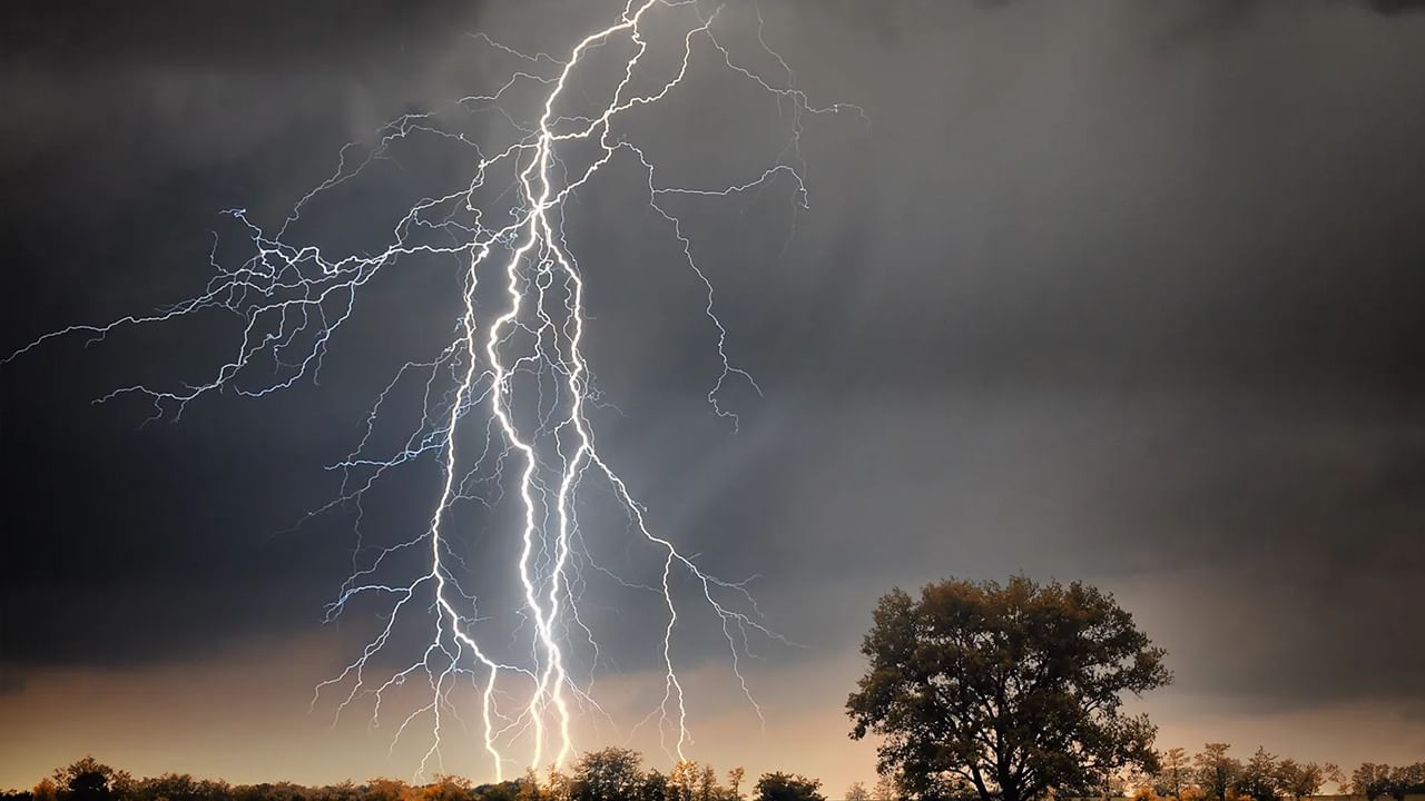 Lightning And Thunder: প্রতি মিনিটে বজ্রপাত প্রায় 40 বার