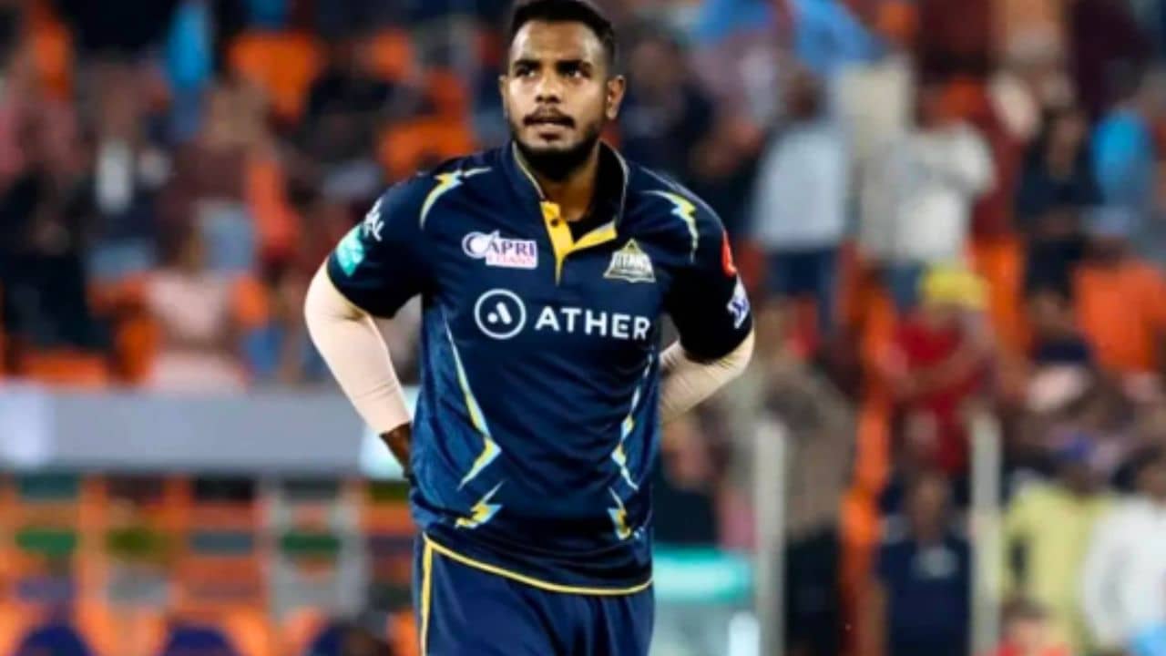 Yash Dayal : লাভ জিহাদ নিয়ে ইনস্টা পোস্ট, প্রবল বিতর্কে রিঙ্কুর কাছে পাঁচ ছক্কা হজম করা বোলার!