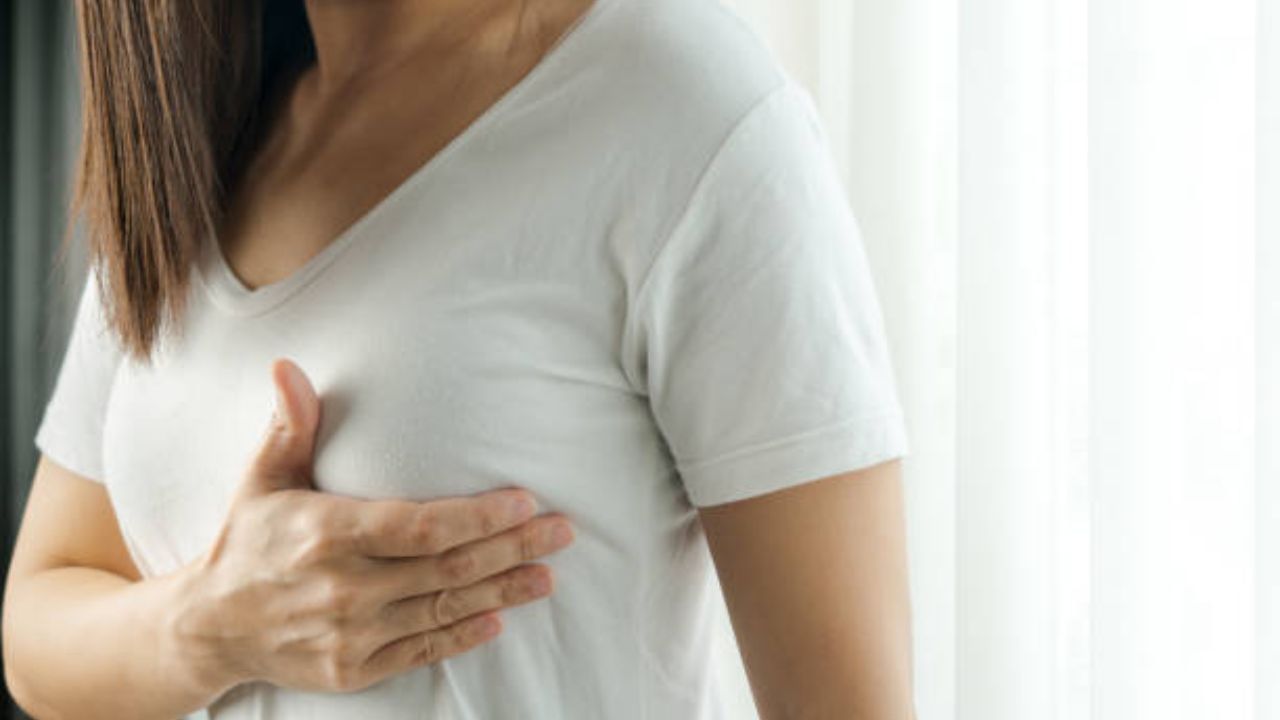 Breast Cancer: মা হওয়ার পর ১ বছর পর্যন্ত স্তন্যপান করিয়েছিলেন তো? না হলেই বাড়ছে স্তন ক্যানসারের ঝুঁকি
