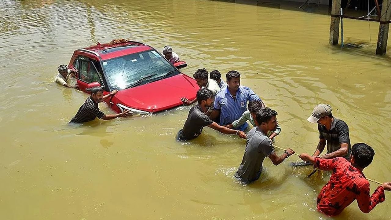 Car Insurance: প্রাকৃতিক দুর্যোগে গাড়ির ক্ষতি! কী করবেন?