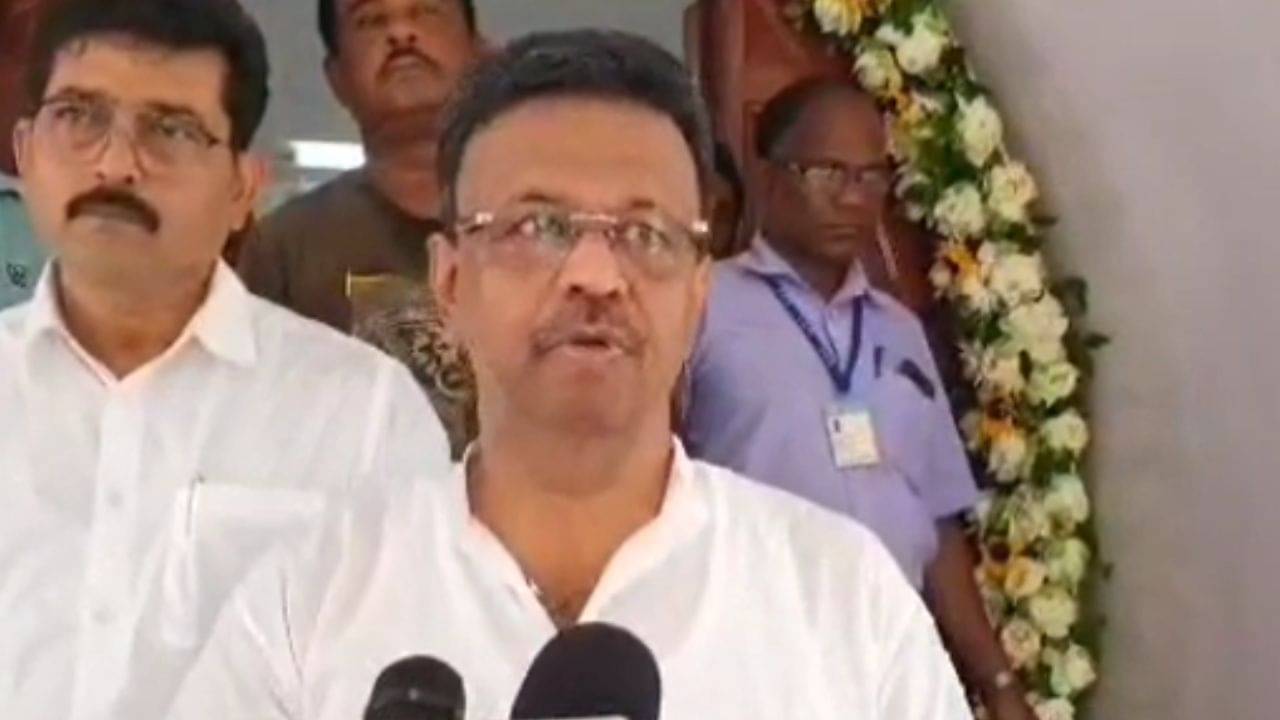 Firhad in Narada Case: ‘আমাকে গ্রেপ্তার করা হয়েছিল, কিন্তু দোষী প্রমাণিত হইনি’, নারদ প্রসঙ্গ উঠতেই কাকে বার্তা ফিরহাদের?