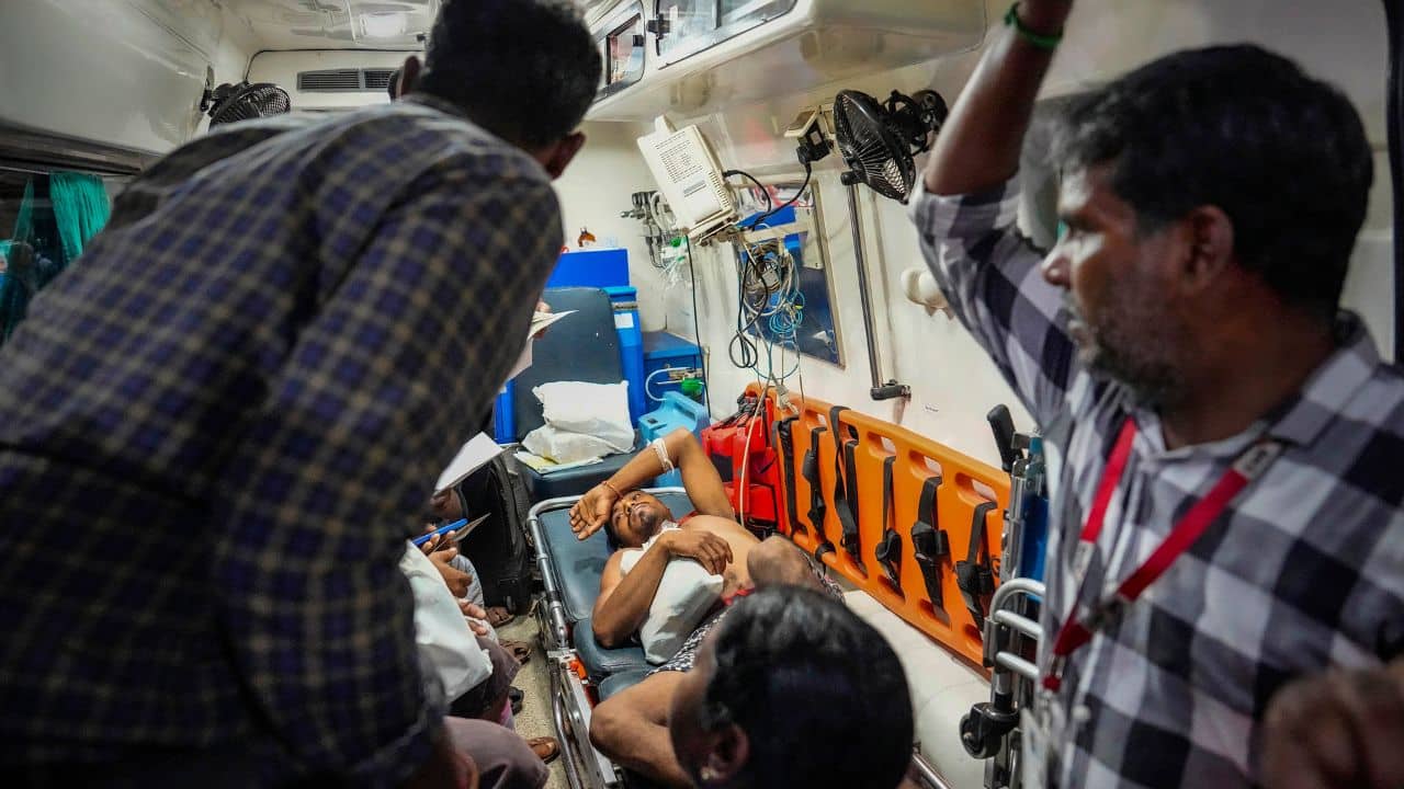 Balasore Train Accident Survivors: কারোর চোখের পাতা এক হচ্ছে না, কেউ হাসছে পাগলের মতো! করমণ্ডল দুর্ঘটনায় আহতদের কুড়ে কুড়ে খাচ্ছে আতঙ্ক