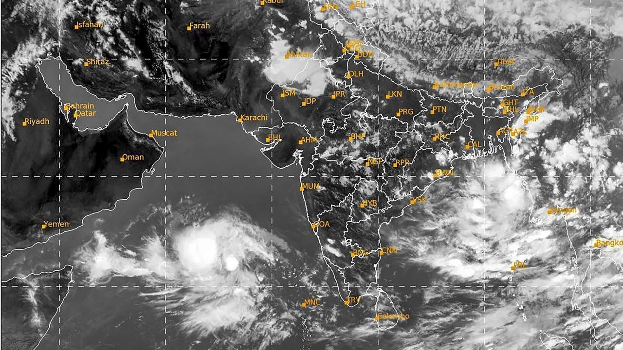 Cyclone Biparjoy Update:  মুখ ঘুরিয়ে পাকিস্তানে ধেয়ে যাচ্ছে 'বিপর্যয়', আর কতটা দেরি করাবে বর্ষার?