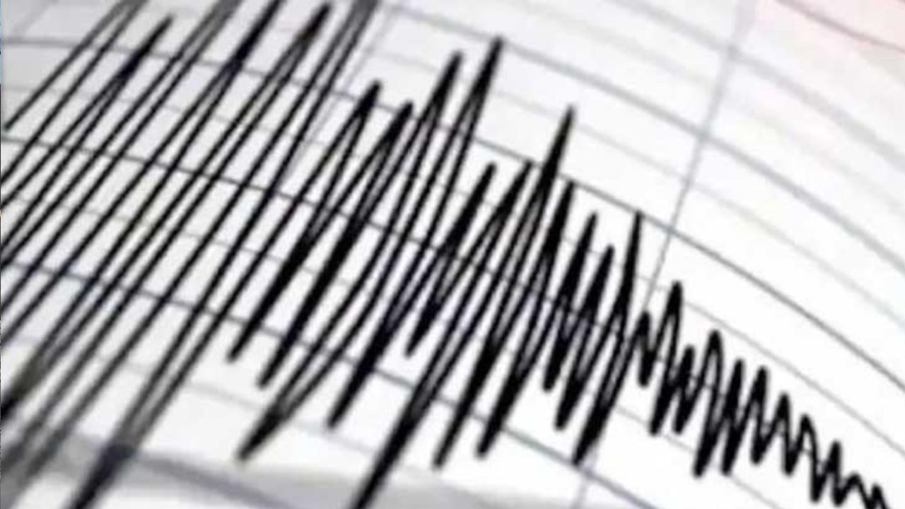 Earthquake: ৫.২ মাত্রার ভূমিকম্পে কাঁপল গুলমার্গ, আফটারশকে আতঙ্কিত বাসিন্দারা