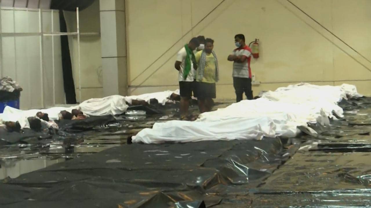 Coromandel Express derailed: জানা যায়নি পরিচয়, খোঁজ মেলেনি পরিজনদের, ওড়িশার অস্থায়ী মর্গে দেহের-স্তূপ