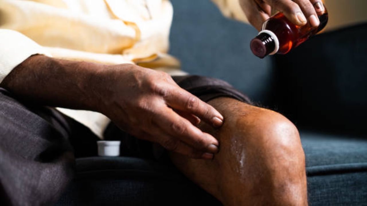 Garlic Oil for Arthritis দীর্ঘদিন ধরে বাতের ব্যথায় কষ্ট পাচ্ছেন? এবার