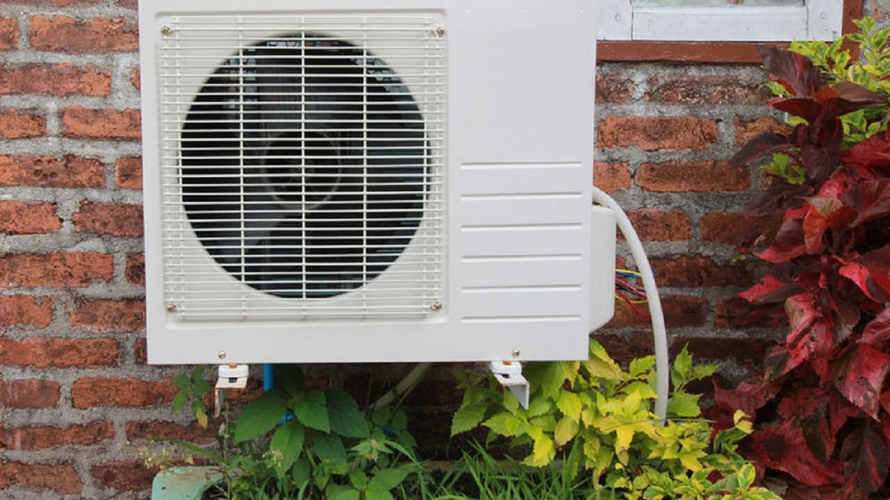 Air Conditioner Tips: বাইরে প্রবল ঝড়বৃষ্টি, ঘরের মধ্যে AC চালানো উচিত না অনুচিত? জেনে নিন আসল তথ্য