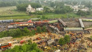 Train Service Resume: লাইনের ধারে এখনও পড়ে অভিশপ্ত কামরাগুলি, বাহানগার লাইন ধরেই ছুটল পুরুষোত্তম-শালিমার এক্সপ্রেস