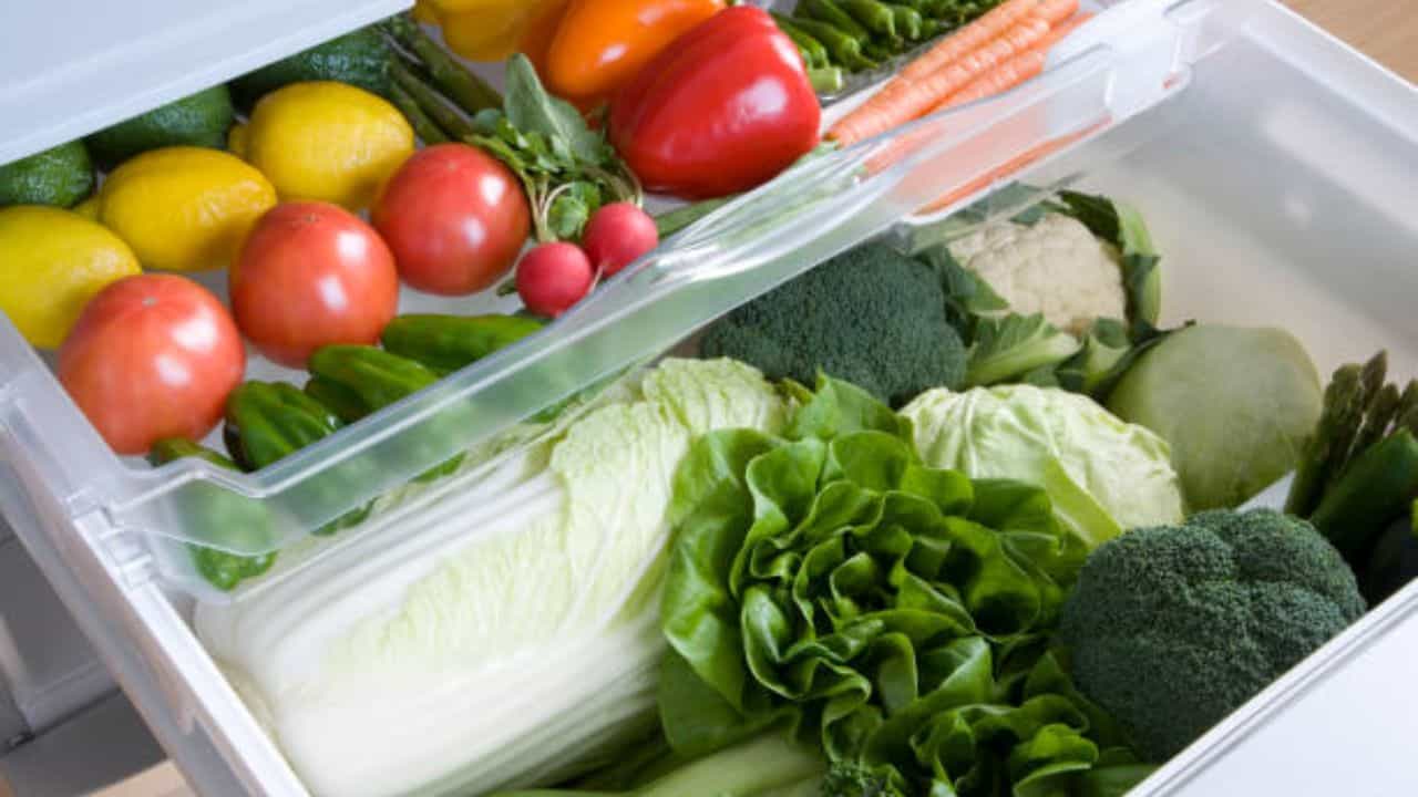 Vegetable Storing Tips: গরমে সবজি তাড়াতাড়ি শুকিয়ে যাচ্ছে? যে টিপস মানলে তাজা থাকবে পটল থেকে ঝিঙে সবকিছু Vegetable Storing Tips: গরমে সবজি তাড়াতাড়ি শুকিয়ে যাচ্ছে? যে টিপস মানলে তাজা থাকবে পটল থেকে ঝিঙে সবকিছু