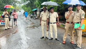 Mumbai Police: 'গোয়া যাচ্ছে দুই পাকিস্তানি, সঙ্গে আরডিএক্স বোঝাই ট্যাঙ্কার', ফোন পেতেই তদন্তে মুম্বই পুলিশ Mumbai Police: 'গোয়া যাচ্ছে দুই পাকিস্তানি, সঙ্গে আরডিএক্স বোঝাই ট্যাঙ্কার', ফোন পেতেই তদন্তে মুম্বই পুলিশ