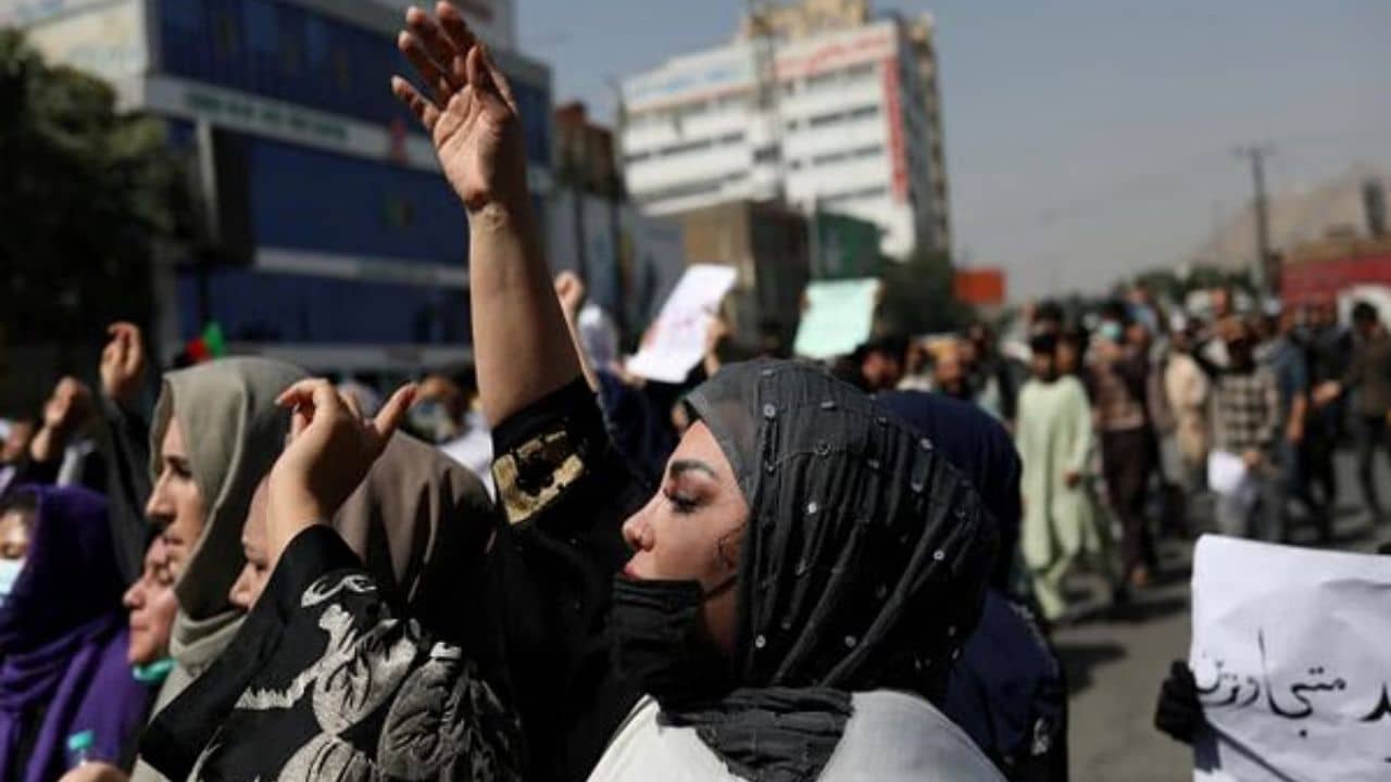 Afghan Women: আফগান মেয়েদের বিউটি পার্লারে যাওয়া নিয়ে ফরমান জারি তালিবানের, প্রতিবাদে মহিলারা