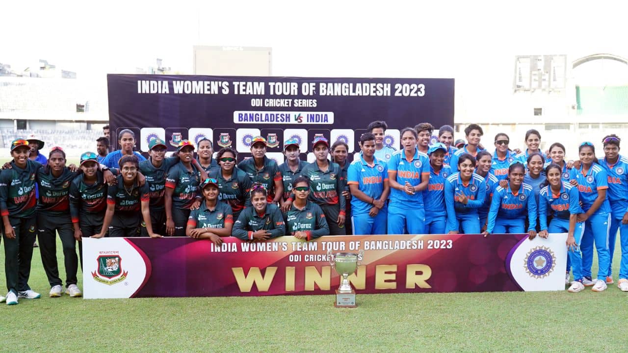 INDW vs BANW: আম্পায়ারিং ‘ক্ষোভ’ পুরস্কার বিতরণেও! হরমনকে নিয়ে হতাশ বাংলাদেশ শিবির...