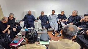 INDIA Alliance Protest: মণিপুর ইস্যুতে এককাট্টা বিরোধীরা, আজ কালো পোশাক পরে প্রতিবাদ INDIA জোটের সাংসদদের INDIA Alliance Protest: মণিপুর ইস্যুতে এককাট্টা বিরোধীরা, আজ কালো পোশাক পরে প্রতিবাদ INDIA জোটের সাংসদদের