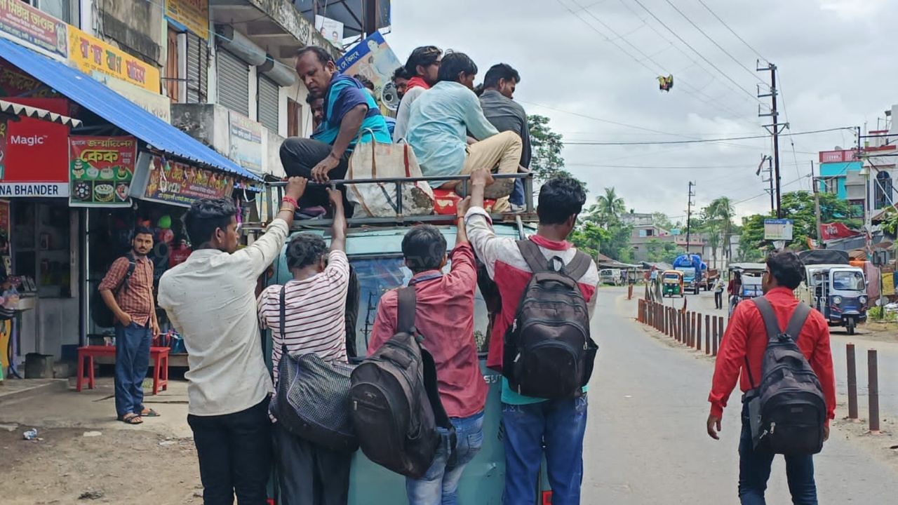 21 July Bus Service: শহর-জেলার বুক থেকে হঠাৎ 'উধাও' বাস, কাল কী হবে?