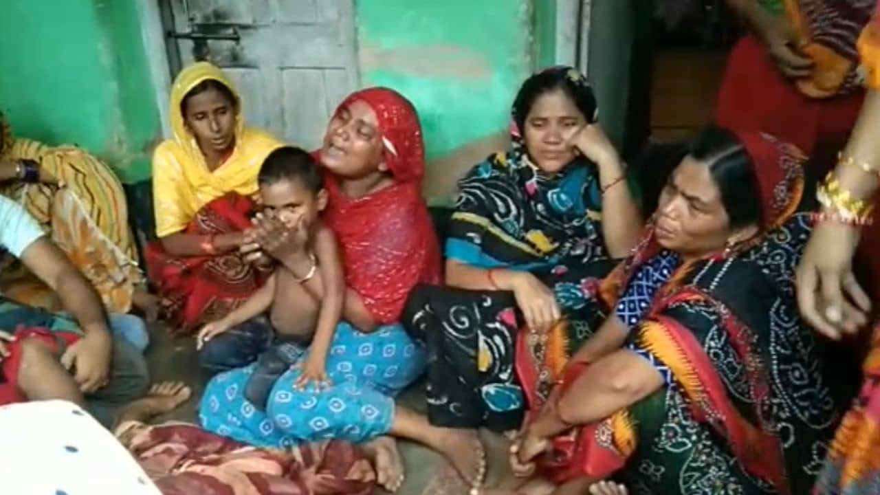 West Bengal Panchayat Election 2023: লাঠি দিয়ে মারধর করেছিল তৃণমূল, বাড়িতে দুধের শিশুদের রেখে হাসপাতালে লড়াই শেষ CPM কর্মীর