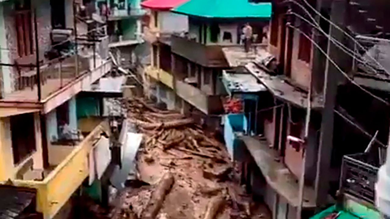 Heavy Rain: প্রকৃতির রুদ্রমূর্তি উত্তর ভারতে, শুধু হিমাচলেই ভারী বৃষ্টিতে মৃত্যু ৮০ জনের, উত্তরাখণ্ডেও বাড়ছে বিপদ