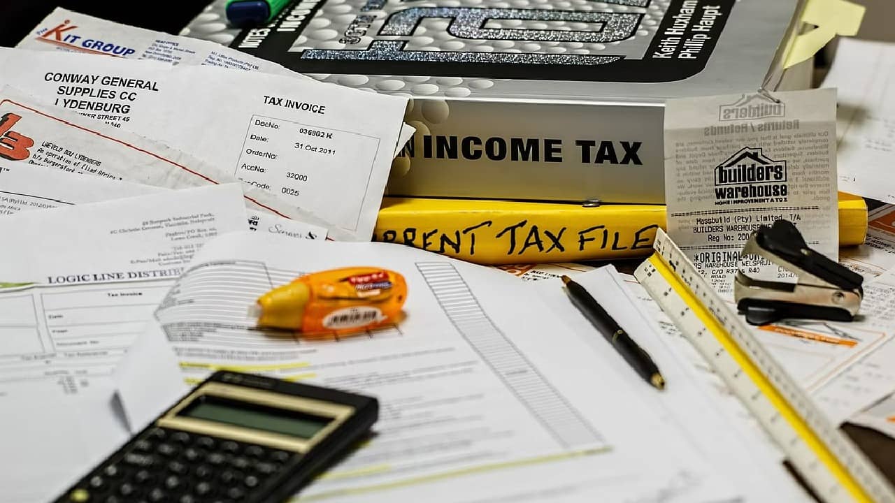 Income Tax: ৩১ জুলাইয়ের মধ্যে আয়কর জমা না দিলে কী হতে পারে জানুন