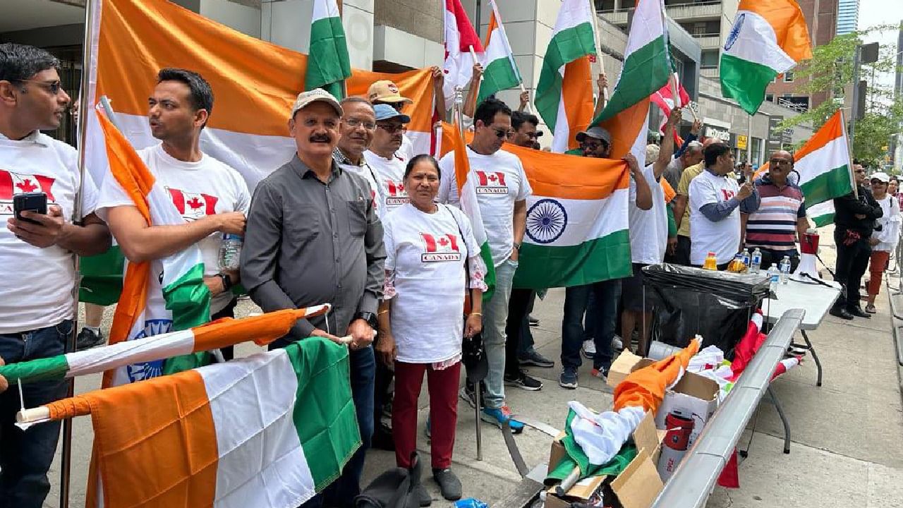 Video: জাতীয় পতাকাই দিল শক্তি, দেখুন কীভাবে কানাডায় প্রতিরোধের মুখে খালিস্তানিদের 'কিল ইন্ডিয়া ব়্য়ালি'