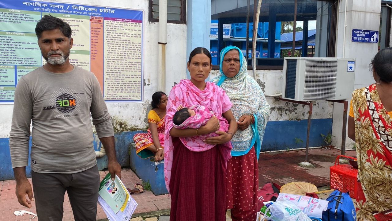 Jalpaiguri: 'নজরানা না দিলে লিফটে না, কমিশন না দিলে নো-অ্যাম্বুলেন্সে', জলপাইগুড়ির মেডিক্যাল নিয়ে প্রসূতিদের পরিবারের একগুচ্ছ অভিযোগ