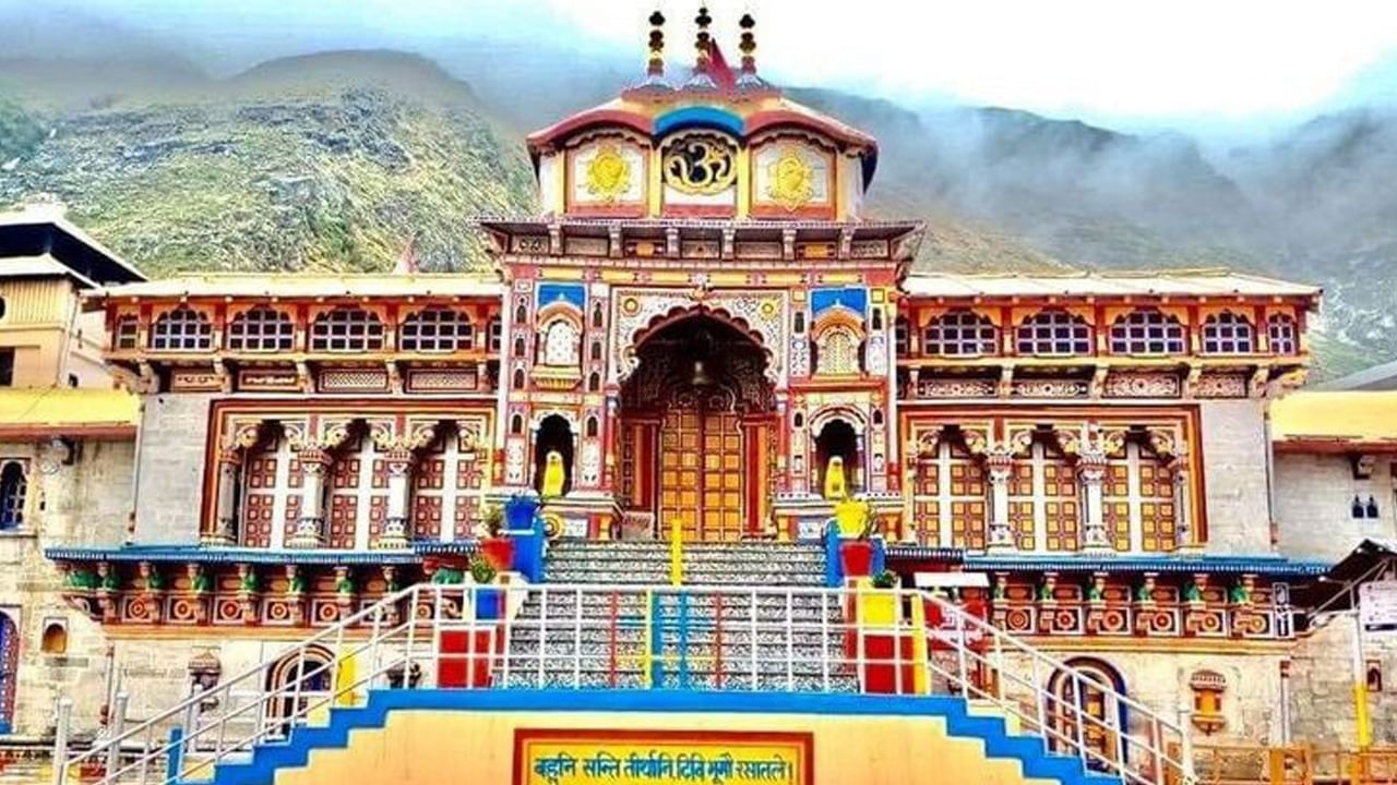 Kedarnath Temple: পুরুষ মহিলা সেজে পুজো করেন এখানে