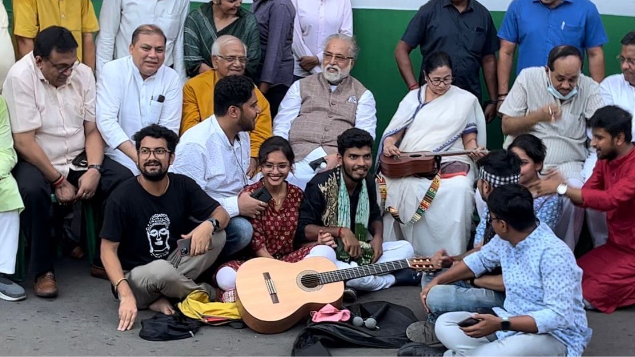 Mamata Banerjee Updates: 'আমাদের হৃদয় পুড়ে যাচ্ছে, হৃদয় কাঁদছে', একুশে জুলাইয়ের মঞ্চ পরিদর্শনে এসে বললেন মমতা