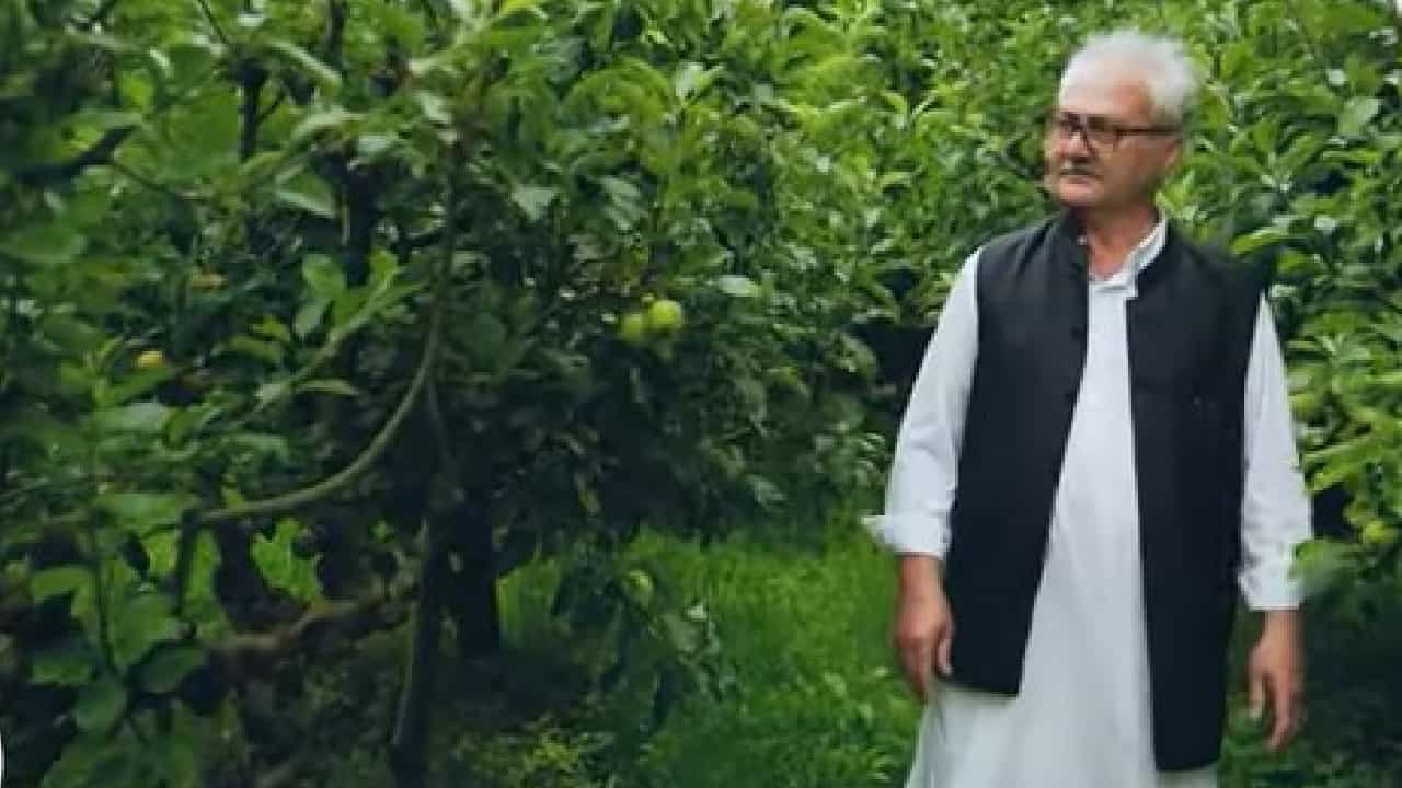 My India My LiFE Goal: গোলা-বারুদ নয়, চারাগাছ হাতে কাশ্মীর সীমান্তে 'অন্য লড়াই' ইকবালের My India My LiFE Goal: গোলা-বারুদ নয়, চারাগাছ হাতে কাশ্মীর সীমান্তে 'অন্য লড়াই' ইকবালের