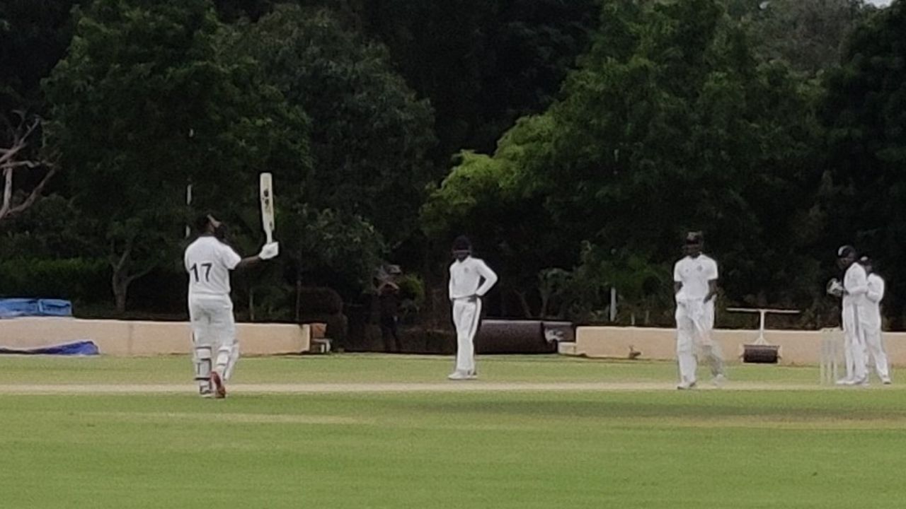 Duleep Trophy: ধৈর্যের সঙ্গে খেলা শুরু পূজারার, প্রথম শ্রেনির কেরিয়ারে ৬০টি সেঞ্চুরি!