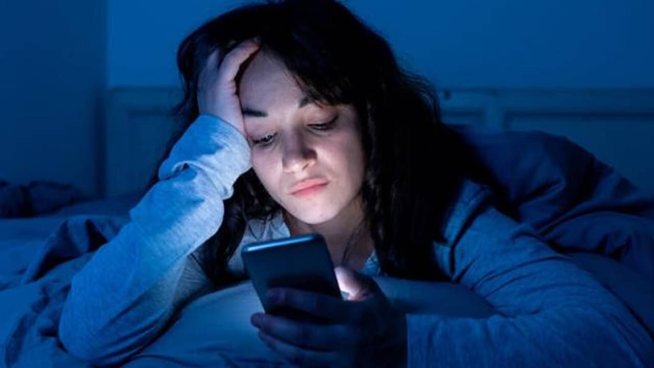 PWM Dimming: চোখের বারোটা বাজাচ্ছে ফোনের কম PWM ফ্রিকোয়েন্সি, বাঁচার উপায় কী?