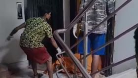Baguiati Death: বাবাকে খুন করে জেলে গিয়েছিলেন, ৪ বছর পর সেই সন্তানেরই পচাগলা দেহ মিলল বাগুইআটির ফ্ল্যাট থেকে Baguiati Death: বাবাকে খুন করে জেলে গিয়েছিলেন, ৪ বছর পর সেই সন্তানেরই পচাগলা দেহ মিলল বাগুইআটির ফ্ল্যাট থেকে