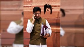 Monsoon Session 2023: ফোনে কি মিথ্যে বলছিলেন? সংসদ চত্বরে রাঘব চাড্ডাকে জোর ঠোক্কর কাকের Monsoon Session 2023: ফোনে কি মিথ্যে বলছিলেন? সংসদ চত্বরে রাঘব চাড্ডাকে জোর ঠোক্কর কাকের