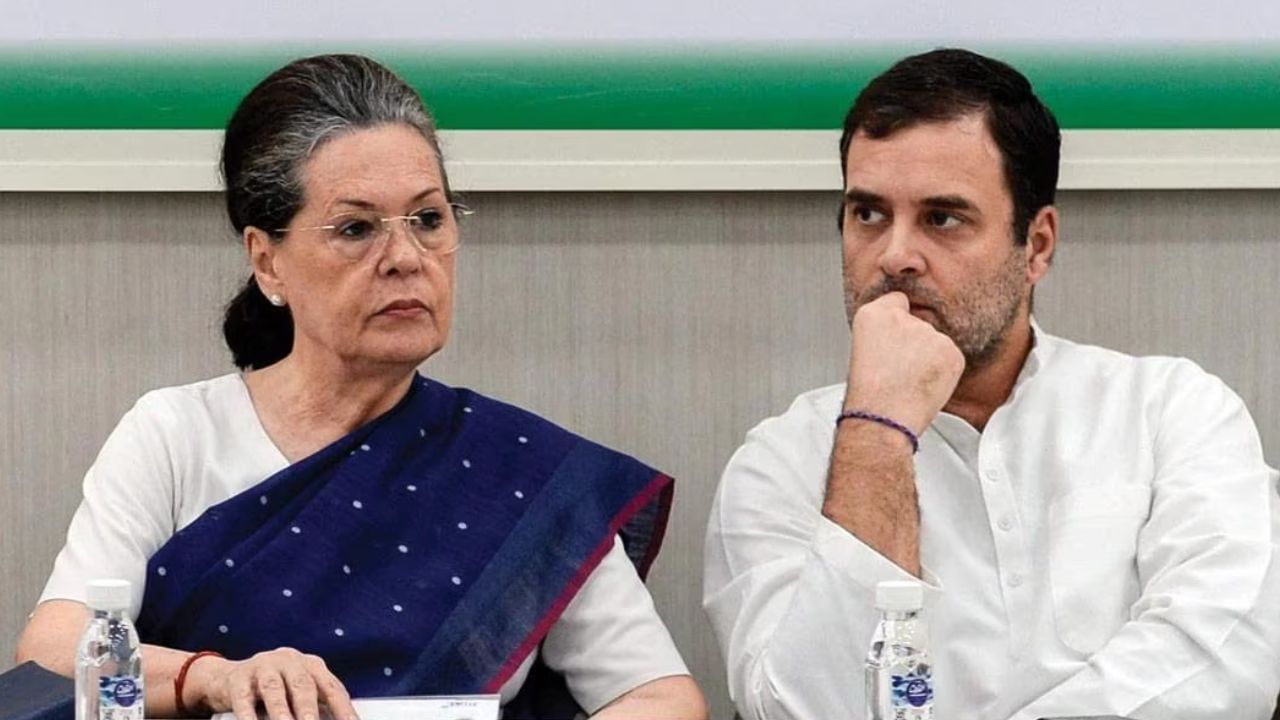 Sonia-Rahul Emergency Landing: বিপদ এড়ালেন সনিয়া-রাহুল, ভোপালে বিমানের জরুরি অবতরণ