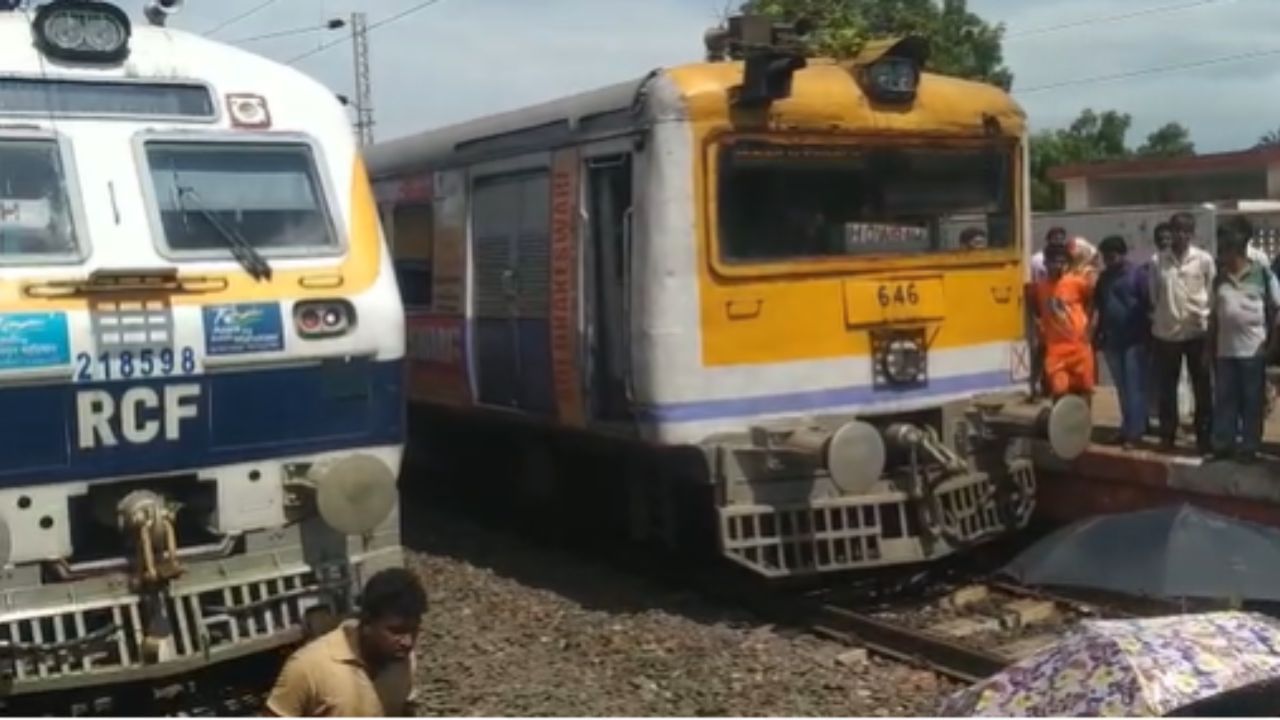 Rail Strike: অফিস টাইমে দু'ঘণ্টা পর্যন্ত দেরিতে চলে হাওড়াগামী লোকাল ট্রেন, নিত্যযাত্রীদের অবরোধে আটকে দূরপাল্লার ট্রেন