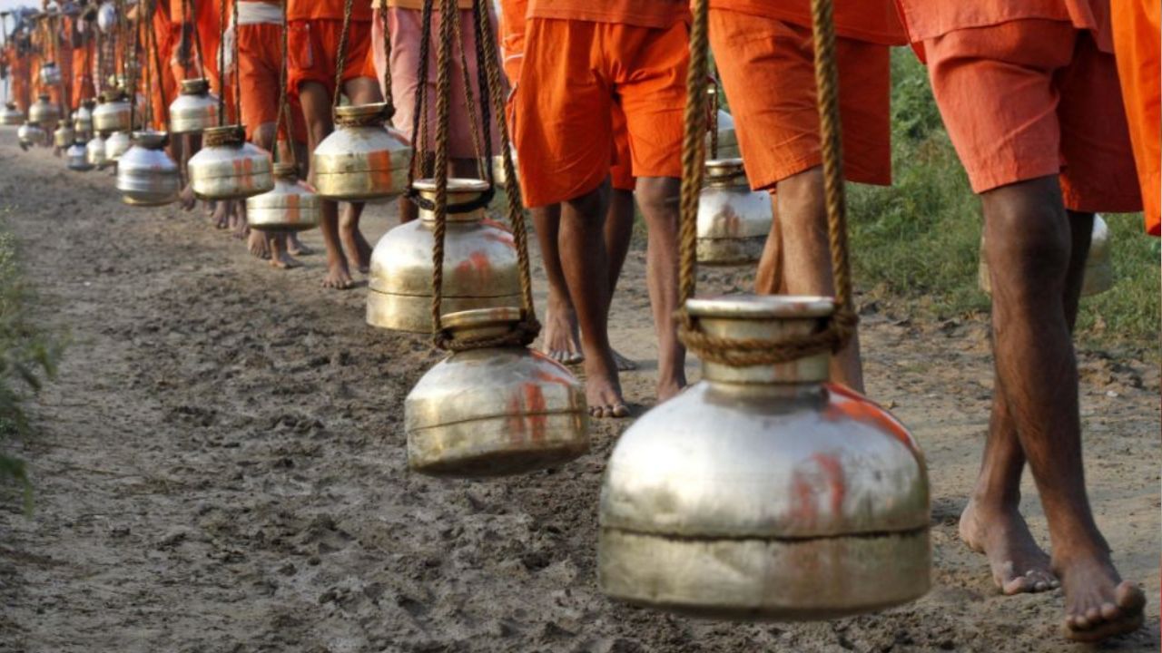 পঞ্চাঙ্গ অনুসারে শ্রাবণ মাসের প্রথম সোমবার একসঙ্গে পালিত হচ্ছে সুকর্ম যোগ, রেবতি নক্ষত্র  ও শ্রাবণ কৃষ্ণ অষ্টমী তিথি হিসেবে পালন করা হয়। 