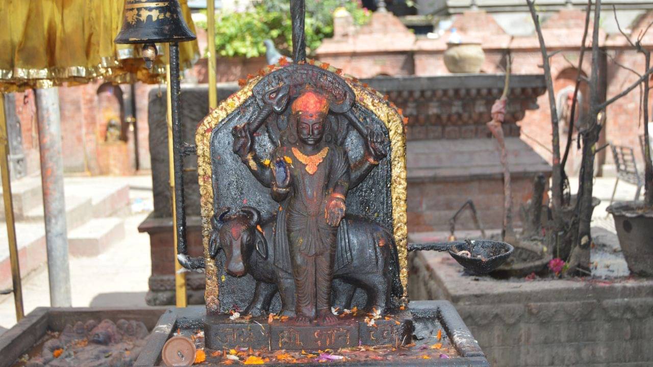 Saturday Tips: সাড়ে সাতি দশা থেকে মুক্তি পেতে চান? প্রতি শনিবার গ্রহরাজকে করুন এইভাবে পুজো