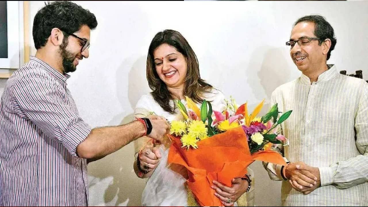 Priyanka Chaturvedi: সৌন্দর্যই সাংসদ হওয়ার চাবিকাঠি? প্রিয়াঙ্কাকে নিয়ে কটু মন্তব্য প্রাক্তন সহকর্মীর