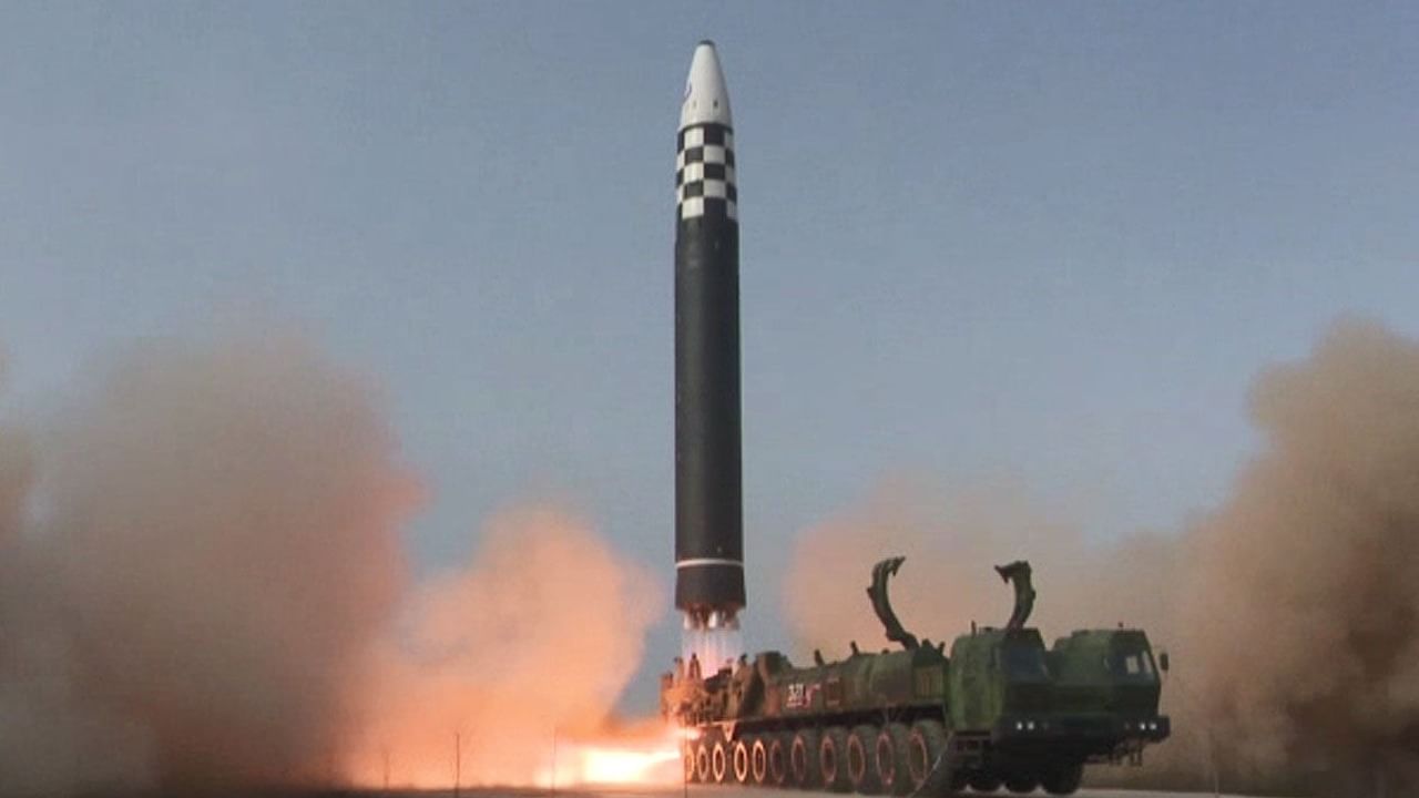 Hwasong 18 Missile: কিমের ‘ব্রহ্মাস্ত্র’,ভয়ে আমেরিকা!