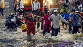 Telangana Rain: 'জলে পা দিলেই সব শেষ', জলপ্রপাত দেখতে গিয়ে চরম বিপদে পড়ল ৪২ পর্যটক Telangana Rain: 'জলে পা দিলেই সব শেষ', জলপ্রপাত দেখতে গিয়ে চরম বিপদে পড়ল ৪২ পর্যটক