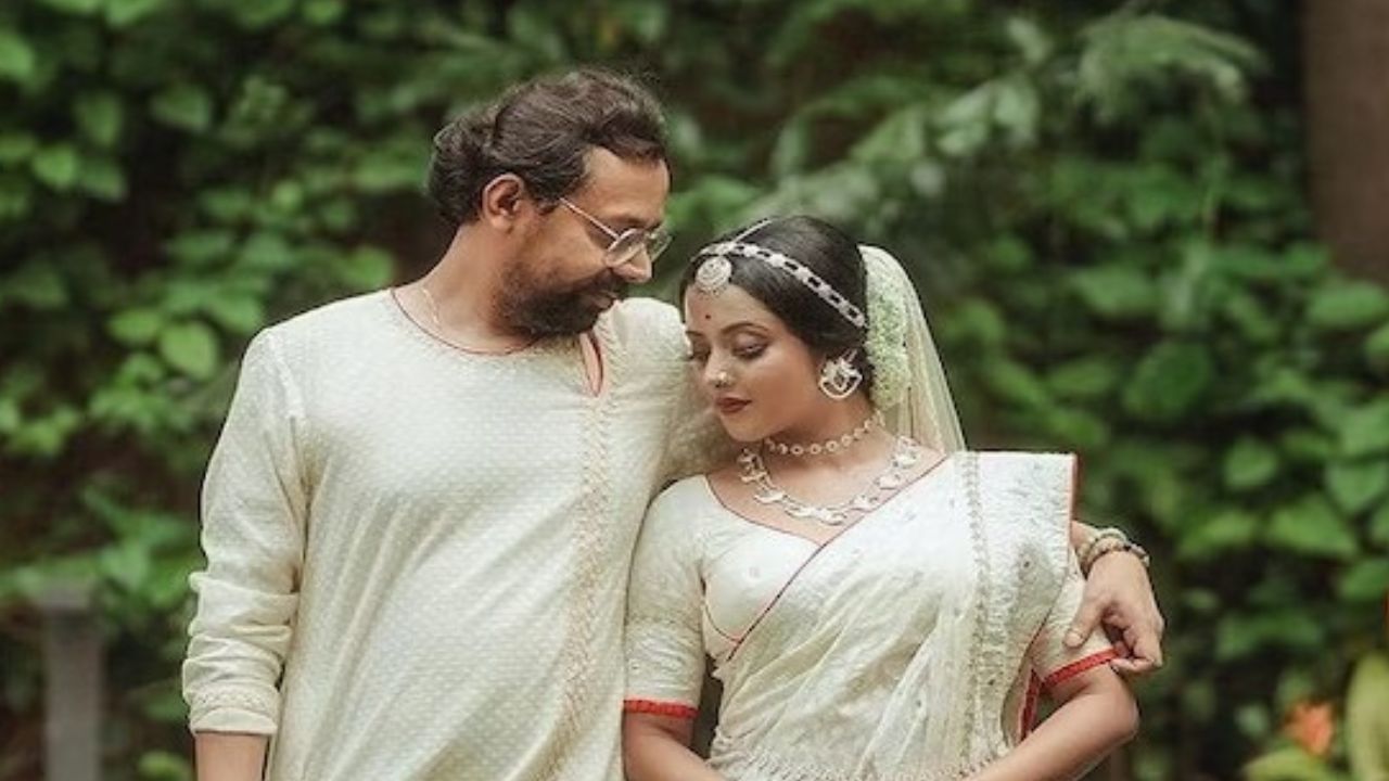  হুট করেই বিয়ের সিদ্ধান্ত নিয়েছিলেন দু'জনে। কোন কারণে সাত তাড়াতাড়ি বিয়ে করলেন শ্রুতি-স্বর্ণেন্দু?