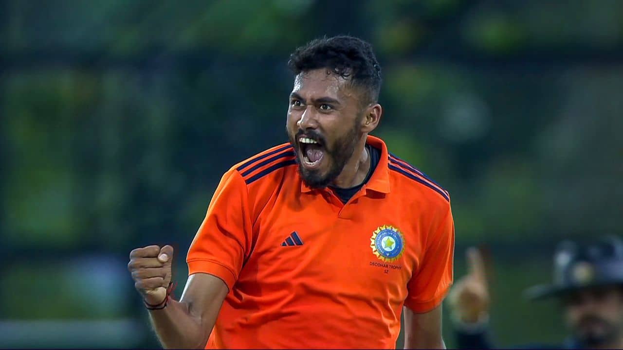 Deodhar Trophy: কাবেরাপ্পার আগুনে বোলিং, ৬০ রানে অলআউট নীতীশ রানার টিম!
